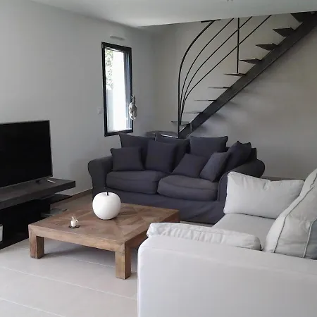 L'olivier De Munet Holiday home Distre